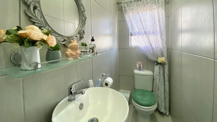 3 Bedroom Property for Sale in Atlantic Shores Beachfront Estate Western Cape